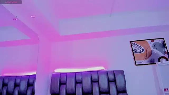 Hannaa_Evanss on StripChat 