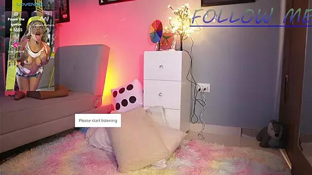 hannachris- on StripChat 