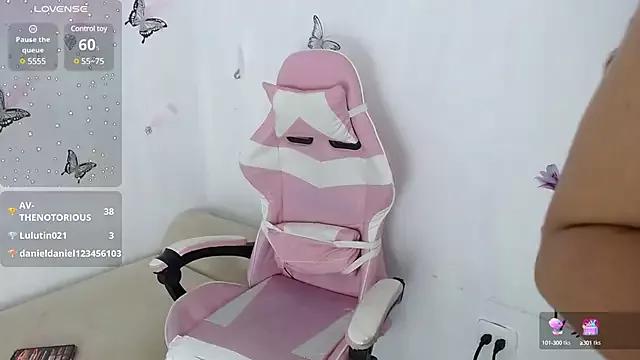helen_kinett on StripChat 