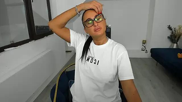 Helen_Sinn on StripChat 