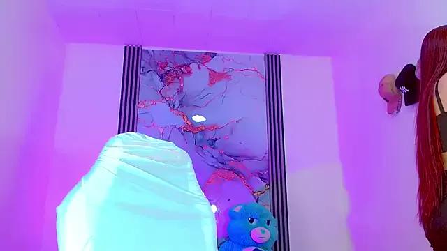 Hellen_moons__ on StripChat 