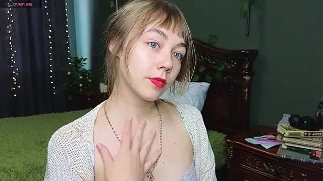 Hello_Vivienne on StripChat