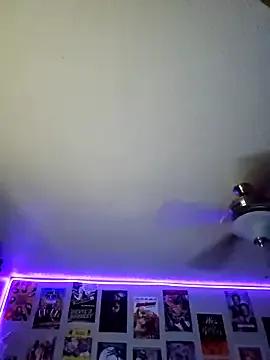 honeeyyy_pot on StripChat