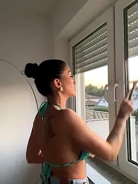 HotSpicySophie — Show my Round Ass In Camera 