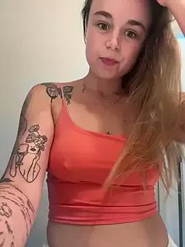 hurricanehayley777 on StripChat 