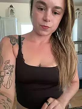 hurricanehayley777 on StripChat 