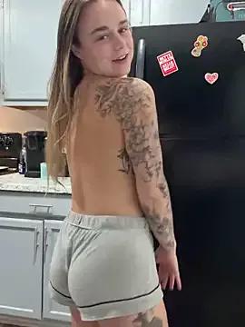 hurricanehayley777 on StripChat 
