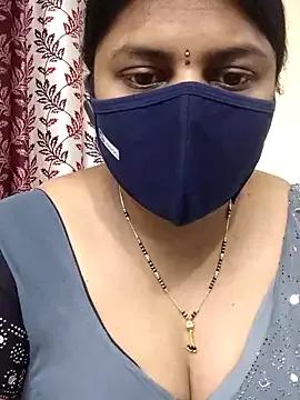 Indian-Indhuja on StripChat 