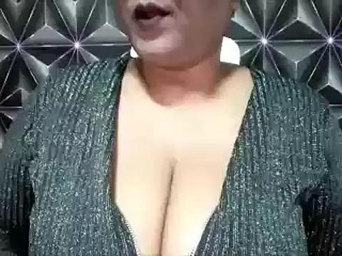 IndianDelia on StripChat 