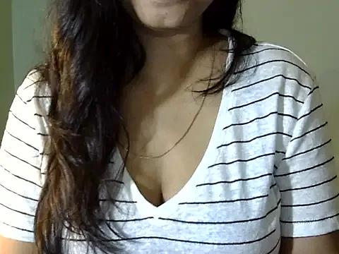 indianninza on StripChat 