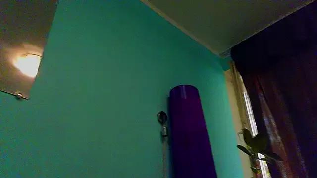 indimoon111 on StripChat 