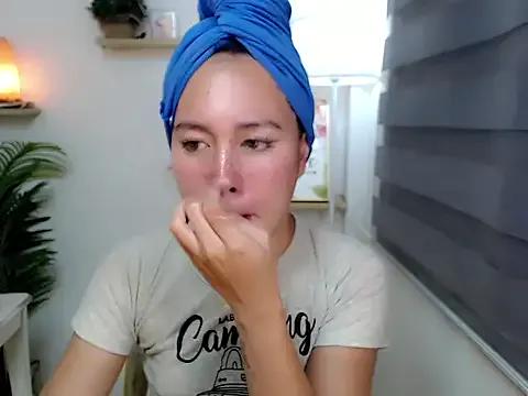 Innocent_katty on StripChat 