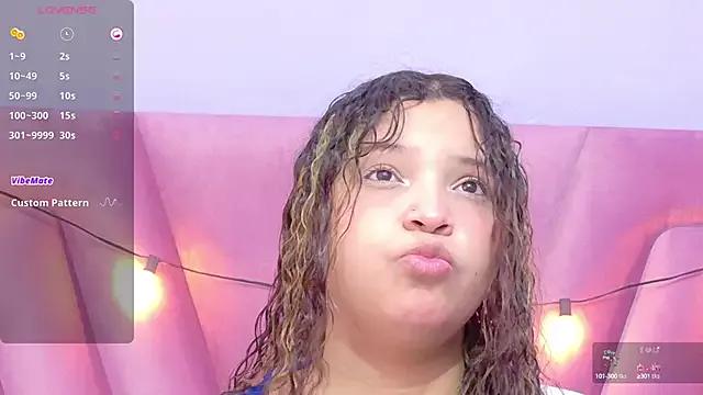 innocenthazel on StripChat 