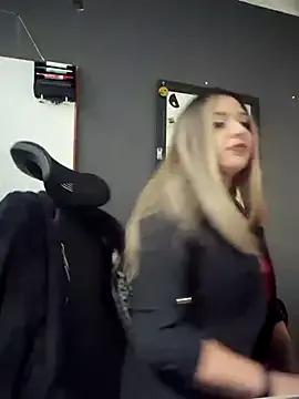 Isabella_Varella — Remove pantyhose