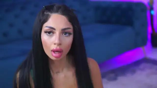 IsoldeVyx on StripChat
