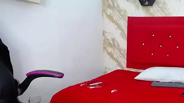 issa__love on StripChat 