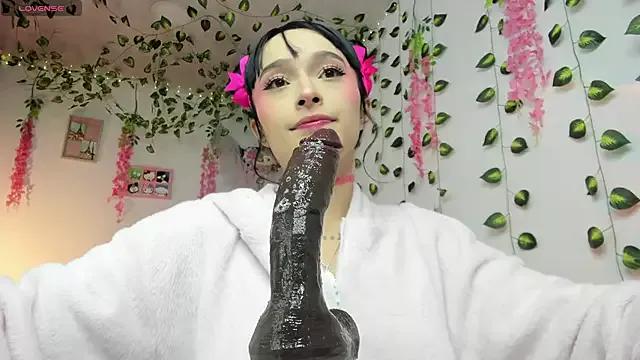 issagarcia on StripChat 