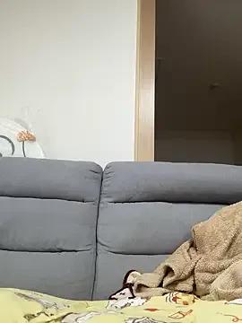 issy19 on StripChat 