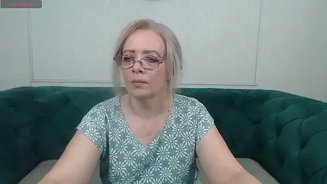 IvanaCharm — Pussy play with fingers!