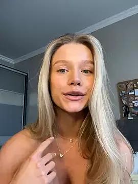 JessIsLove on StripChat 