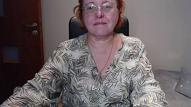 JoannaAndNeighbour on StripChat