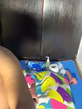 JuicyEve — Aggressive squirting