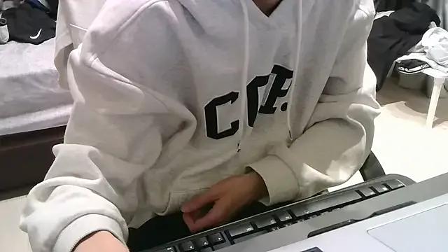 kaikai_0804 on StripChat 