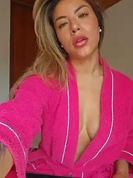Karen_San_Miguel — I get naked for my friend