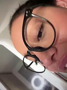 kenndall_21 on StripChat 