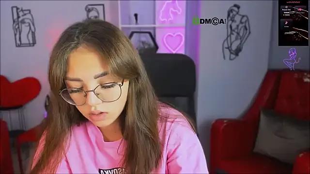 kiki_swan on StripChat 