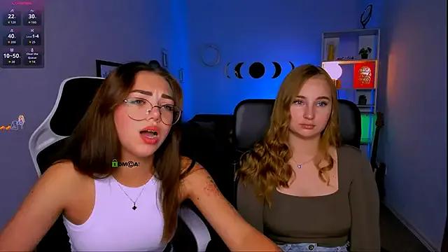 kiki_swan on StripChat 