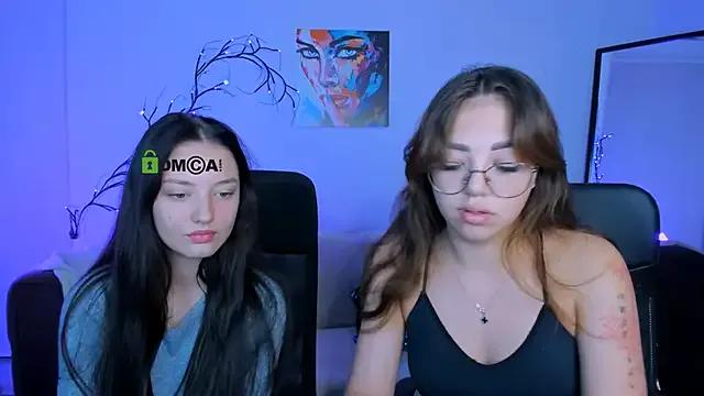 kiki_swan on StripChat 