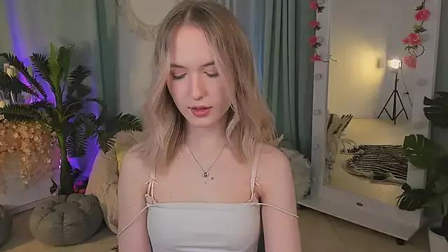 kikishyness on StripChat 