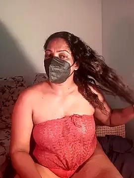 Kim_kardashia24 on StripChat