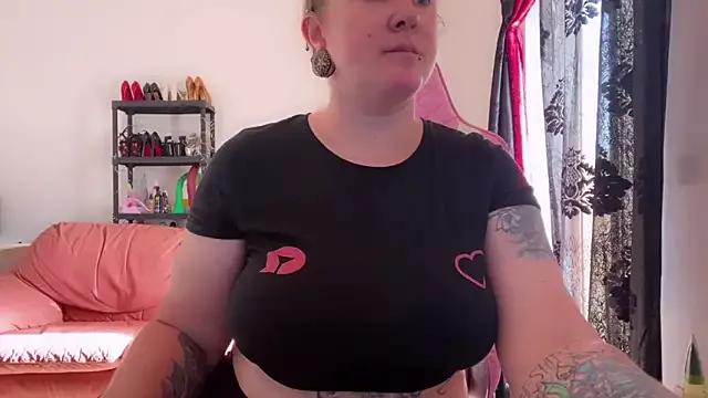 kisicaxx on StripChat 