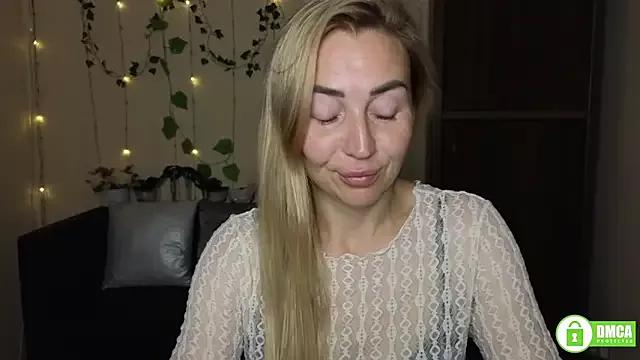 Kiss_julli88I on StripChat 
