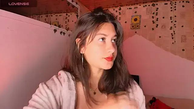 kisstarxxx on StripChat 