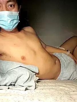kiwibridy2 on StripChat 