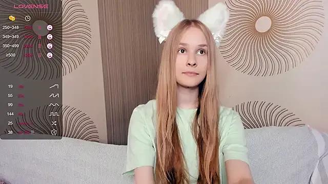 KylaNahari on StripChat