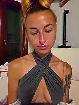 kylie_blck — Countdown+showTits+Tonge+1Surprise Video