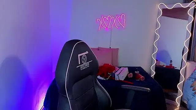 Lalalutsy_tay on StripChat 