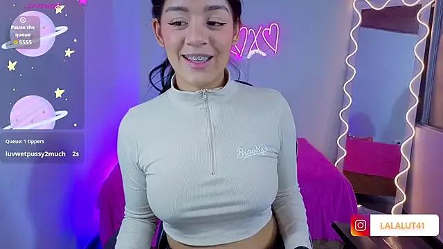 Lalalutsy_tay on StripChat 