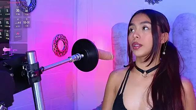 lanna_brunette on StripChat 