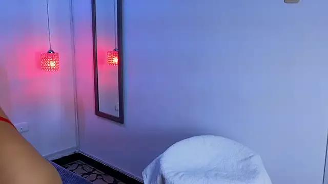 lanna_brunette on StripChat 