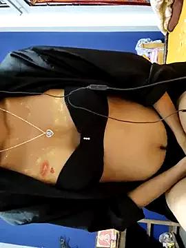 LARAfun on StripChat 