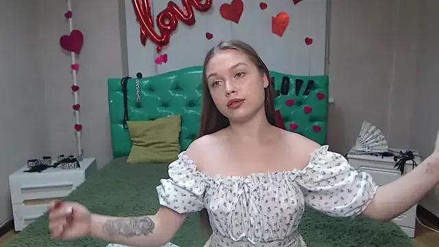 LaraPika on StripChat 