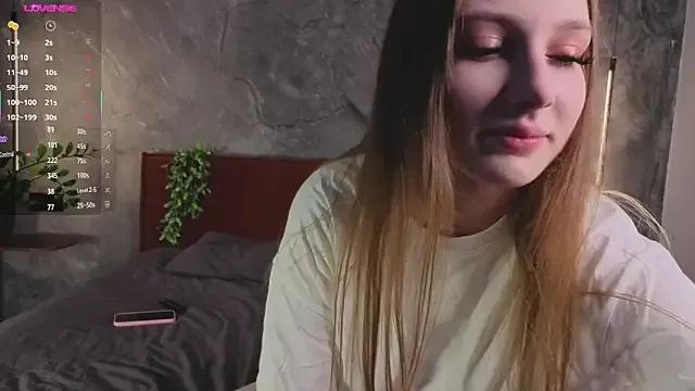 LatoniaSiler on StripChat