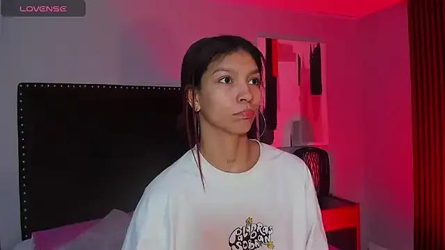 LauraAristizabal on StripChat