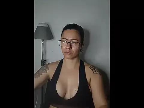 LauraBernardes — Quero gozar gostoso e vrias vezes!