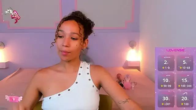 LaylaBreeze4 on StripChat 